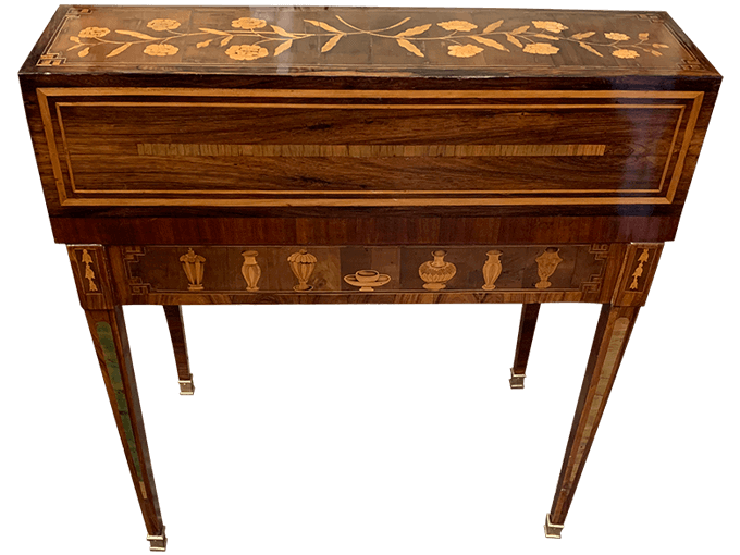 Après restauration. Bonheur du jour d'époque Louis XVI. Attribué à Topino Après restauration. Bonheur du jour d'époque Louis XVI. Attribué à Topino