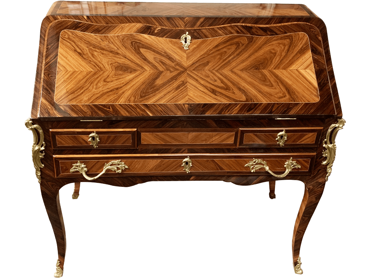 Après restauration. Bureau de pente d'époque Louis XV Après restauration. Bureau de pente d'époque Louis XV