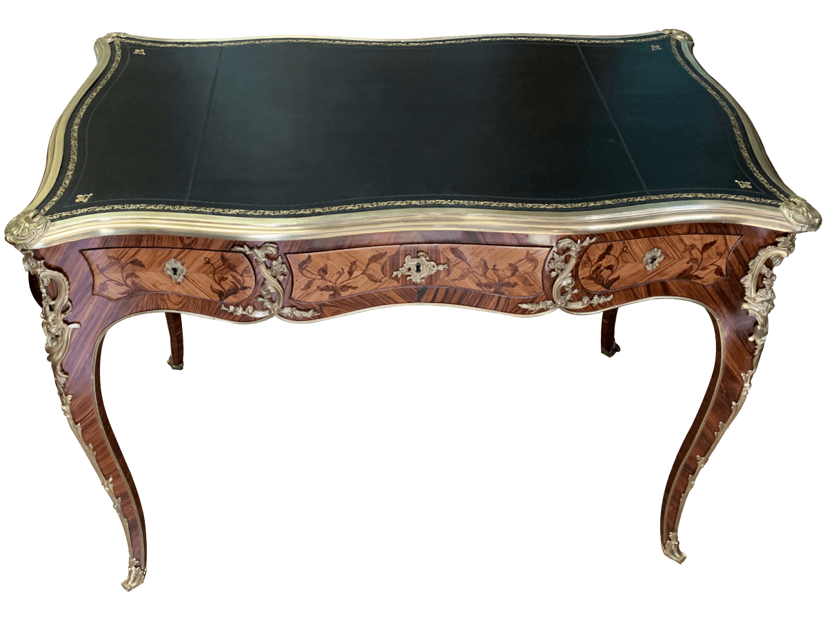 Après restauration. Bureau Louis XV Après restauration. Bureau Louis XV