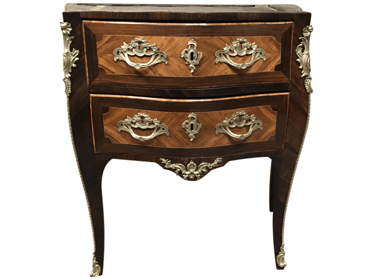 Après restauration. Commode d'époque Louis XV Après restauration. Commode d'époque Louis XV