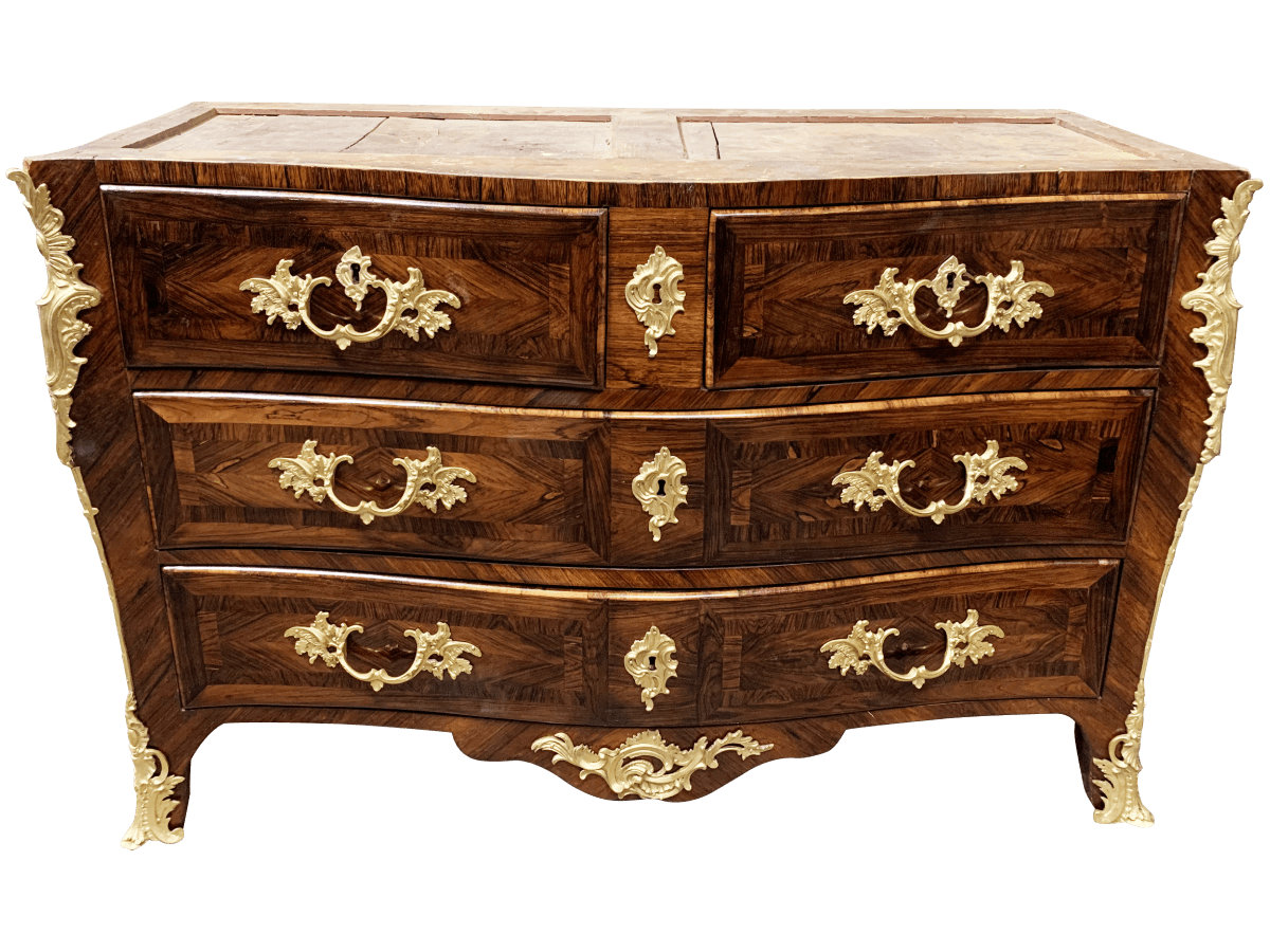 Après restauration. Commode d'époque Louis XV Après restauration. Commode d'époque Louis XV