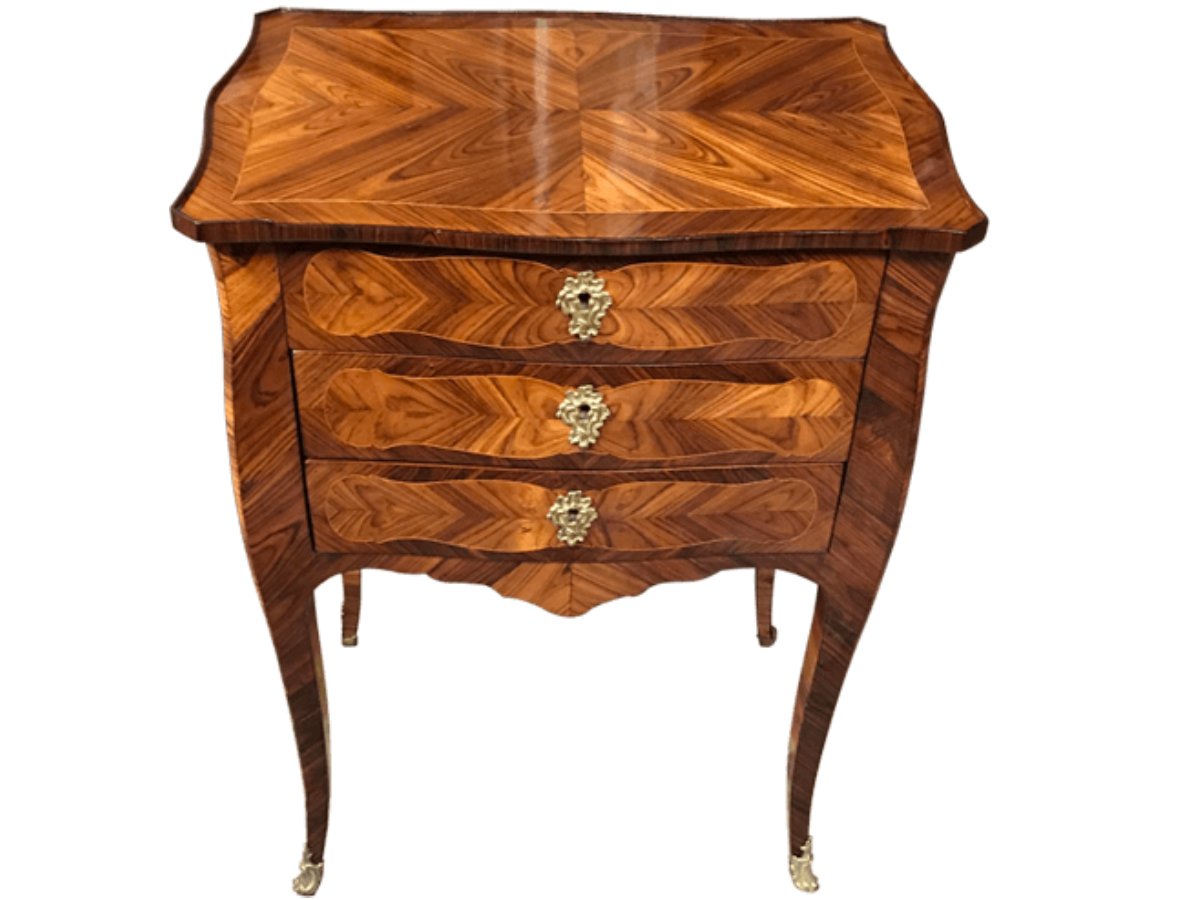 Après restauration. Commode Louis XV Après restauration. Commode Louis XV