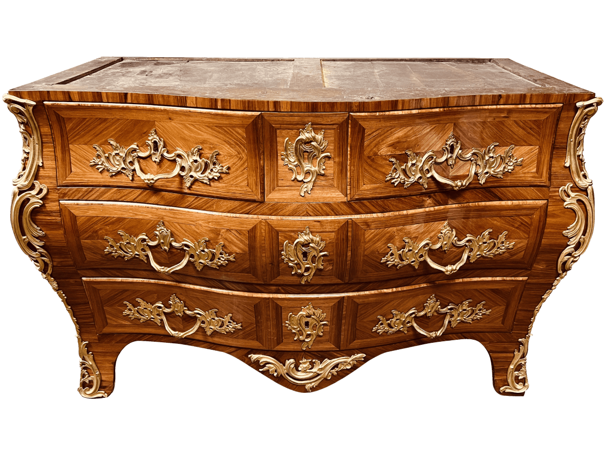 Après restauration. Commode d'époque Louis XV Après restauration. Commode d'époque Louis XV