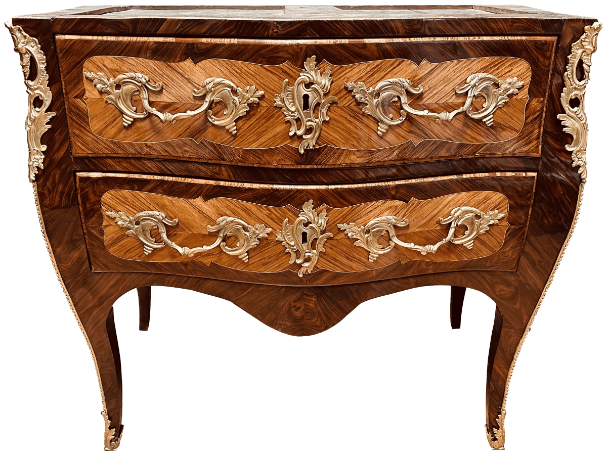 Après restauration. Commode d'époque Louis XV Après restauration. Commode d'époque Louis XV