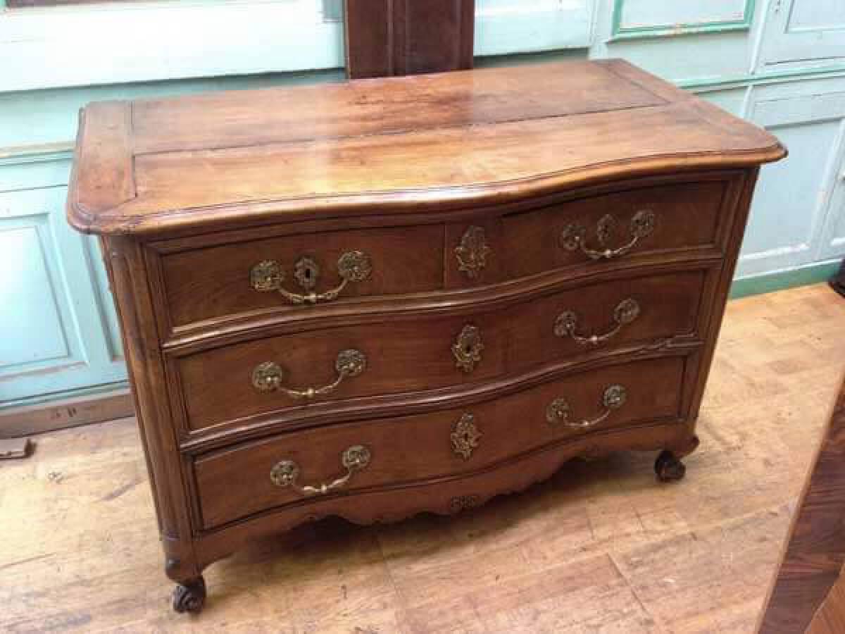Après restauration. Commode Louis XV Après restauration. Commode Louis XV