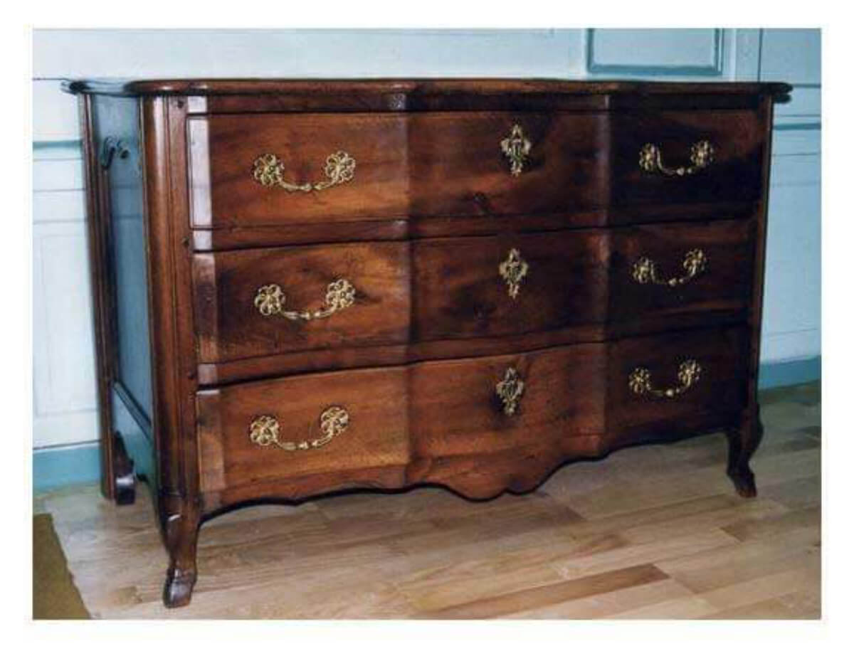 Après restauration. Commode Louis XV Après restauration. Commode Louis XV