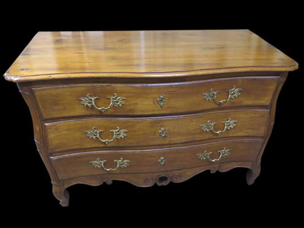 Après restauration. Commode Louis XV Après restauration. Commode Louis XV