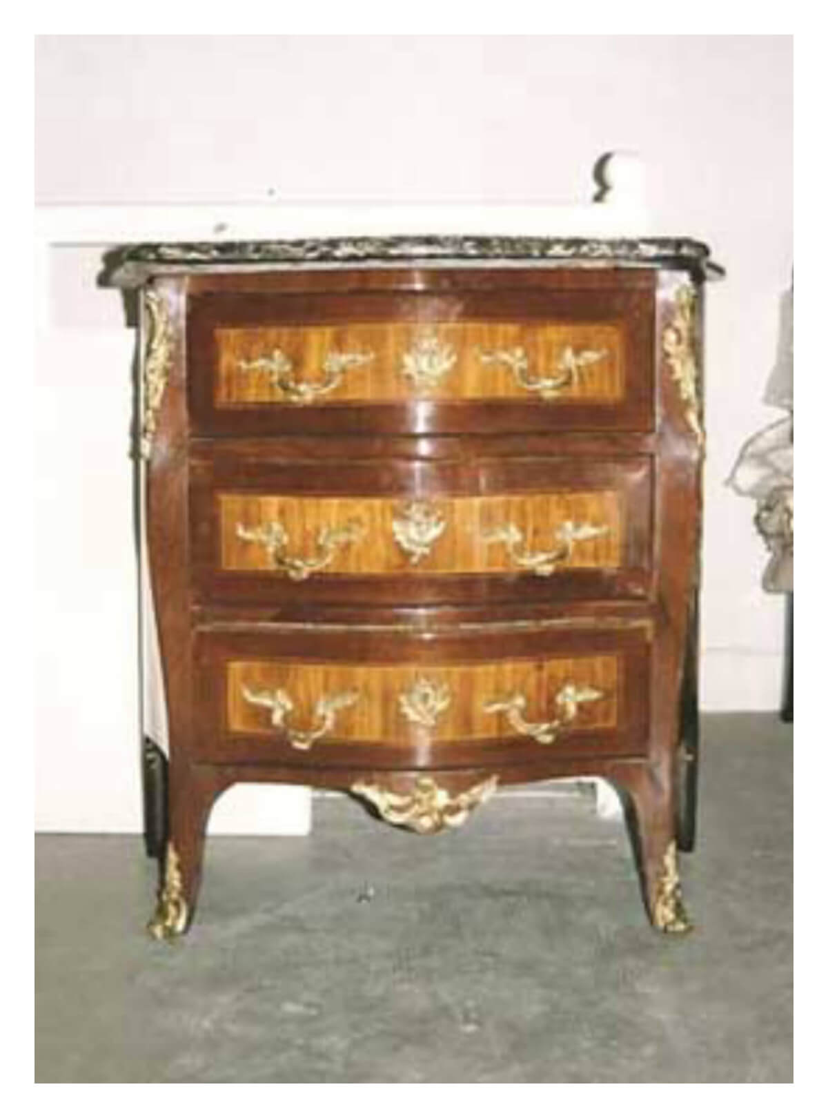 Après restauration. Commode Louis XV Après restauration. Commode Louis XV