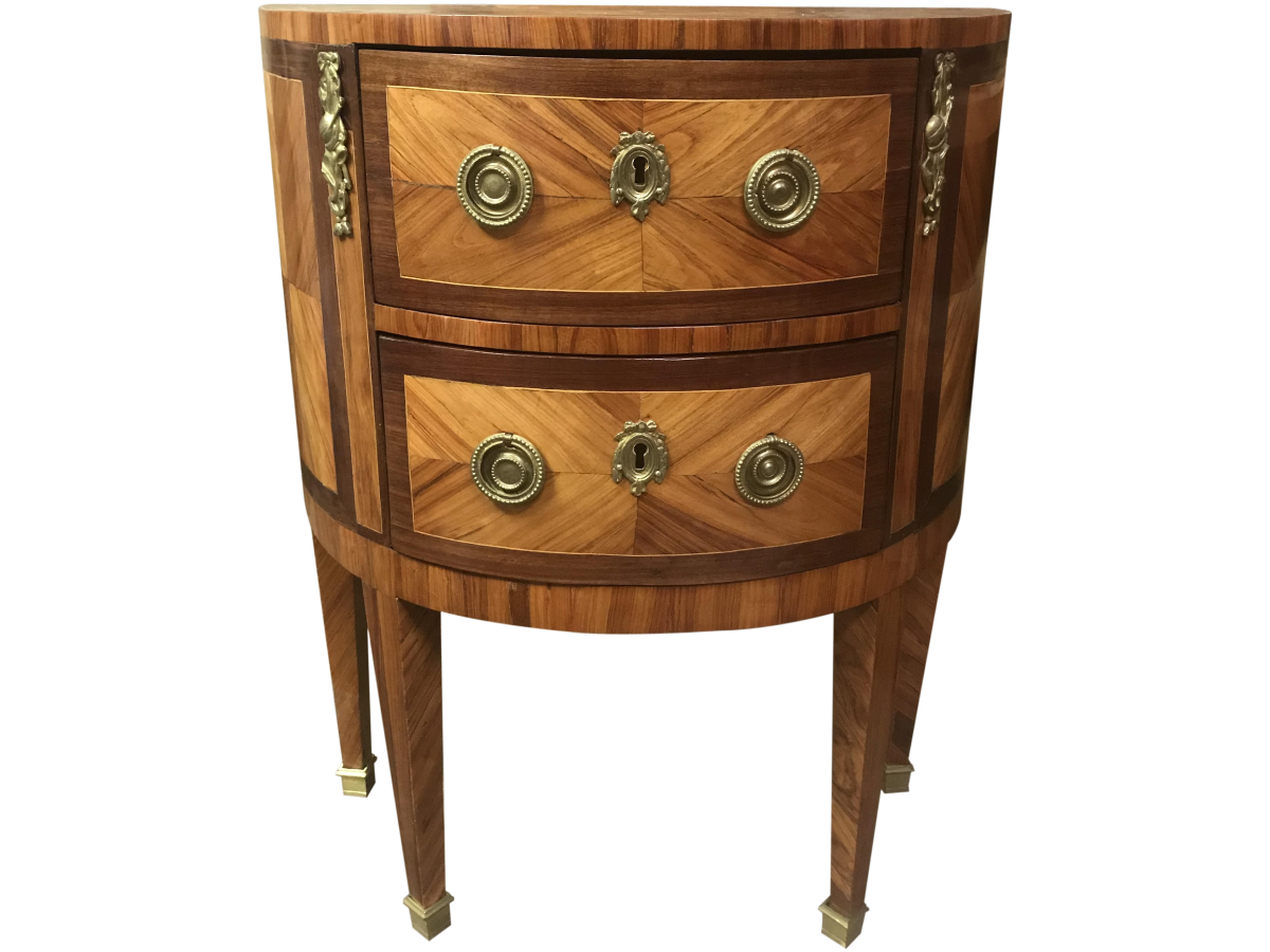 Après restauration. Commode d'époque Louis XVI Après restauration. Commode d'époque Louis XVI