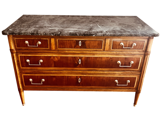 Après restauration. Commode d'époque Louis XVI Après restauration. Commode d'époque Louis XVI