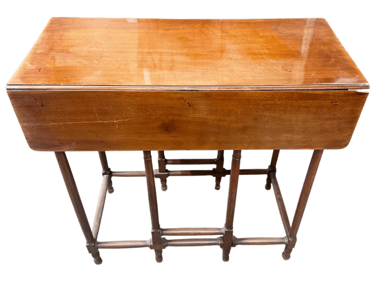Avant restauration. Table estampillée de Joseph Gengenbach Canabas Avant restauration. Restauration à Paris - Vincennes d'une table estampillée de Joseph Gengenbach Canabas